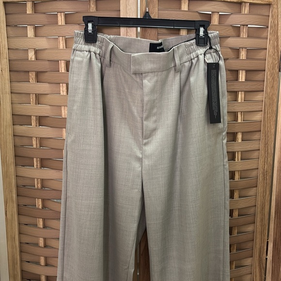 Represent - Picture 2 of 6